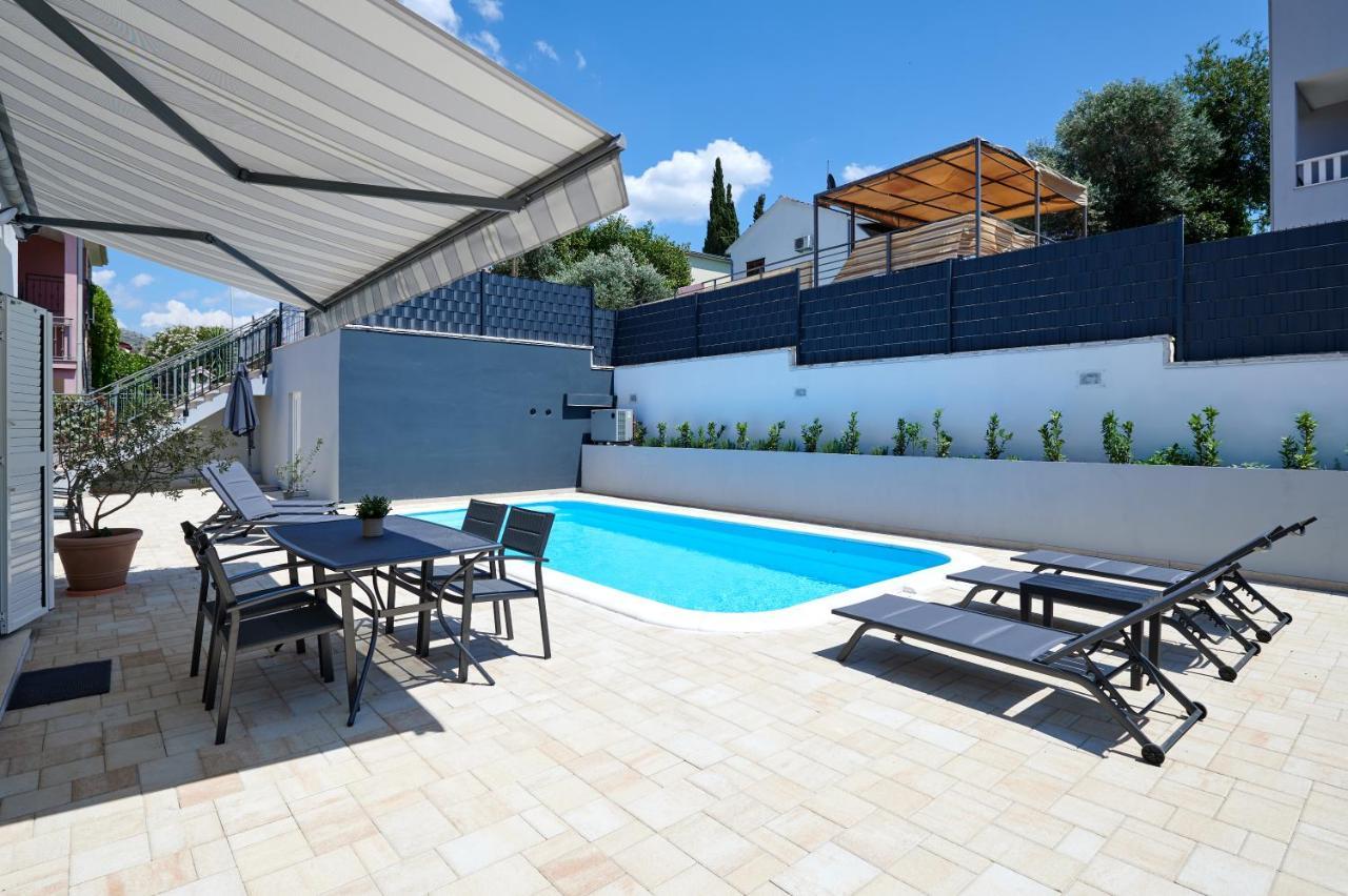 Nela & Sara - 2 Apartments With Heated Swimming Pool Seget Vranjica Exteriér fotografie