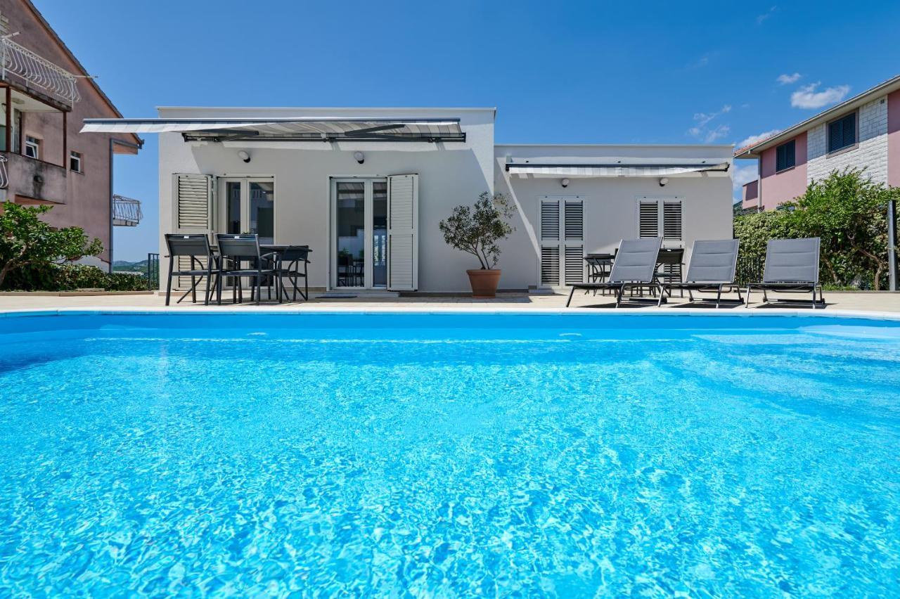 Nela & Sara - 2 Apartments With Heated Swimming Pool Seget Vranjica Exteriér fotografie
