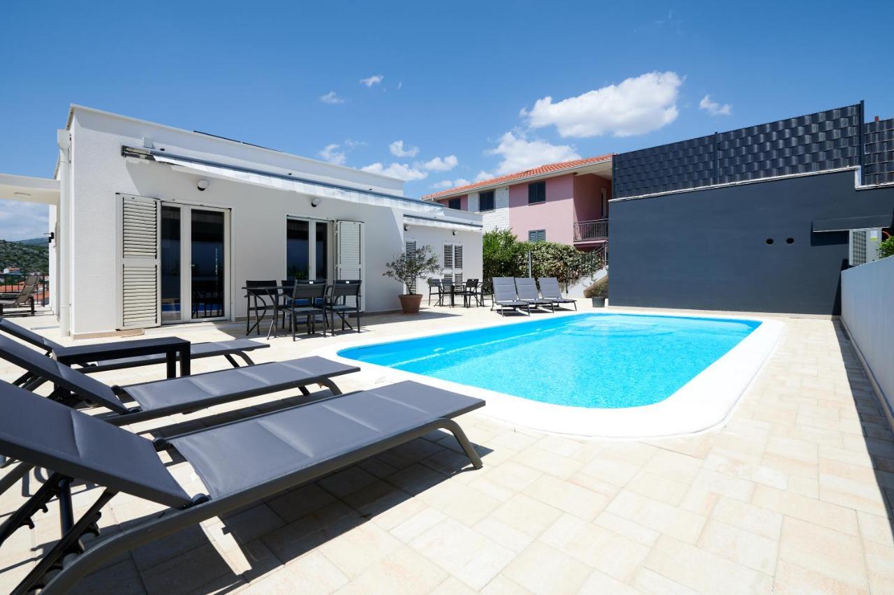 Nela & Sara - 2 Apartments With Heated Swimming Pool Seget Vranjica Exteriér fotografie