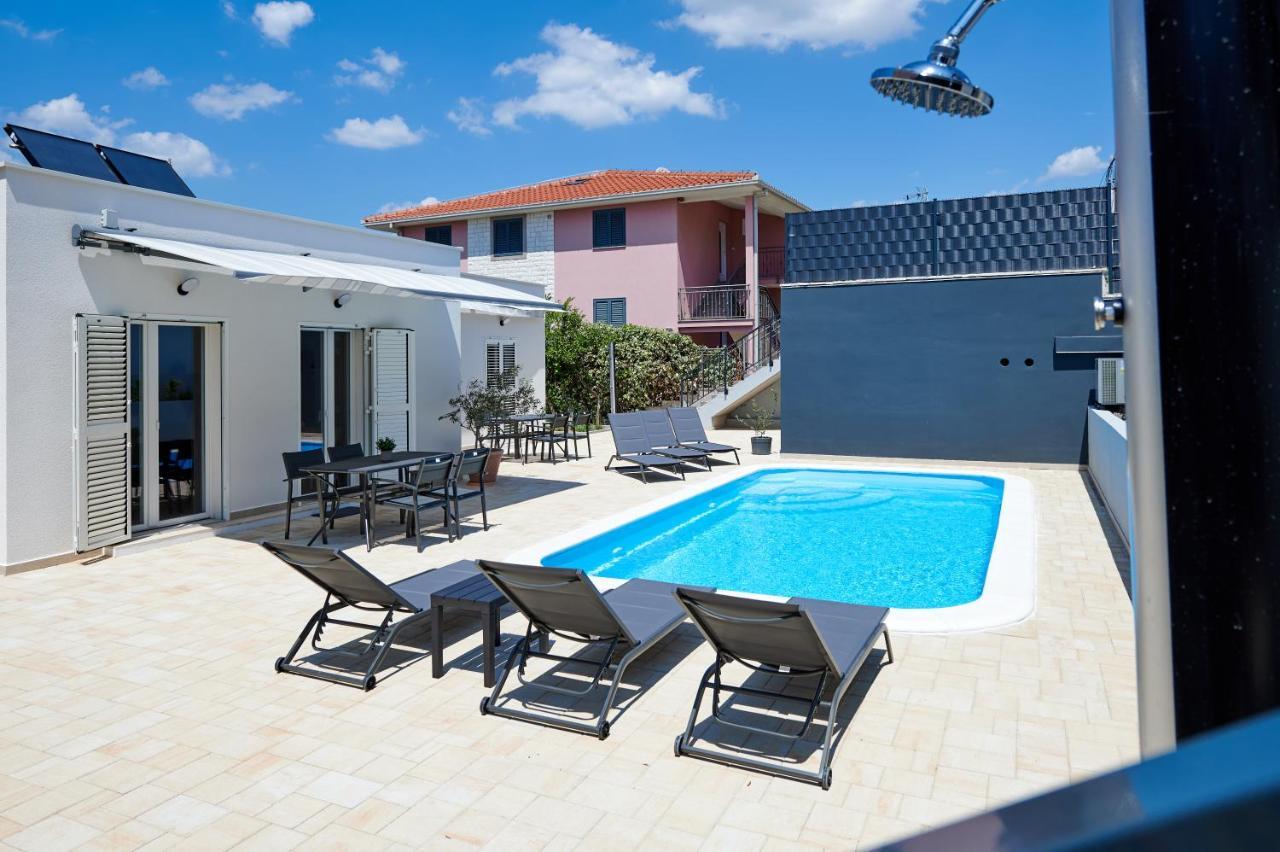 Nela & Sara - 2 Apartments With Heated Swimming Pool Seget Vranjica Exteriér fotografie